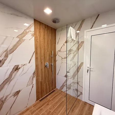 Serenity Apartment Goze Deltschew