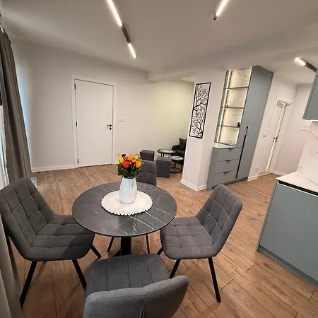 Serenity Apartment *